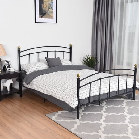 تخت خواب دو نفره با تاج و پایین تخت